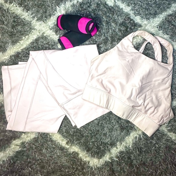 Fabletics SET: Soft Pink Sports Bra + Leggings - Picture 5 of 9